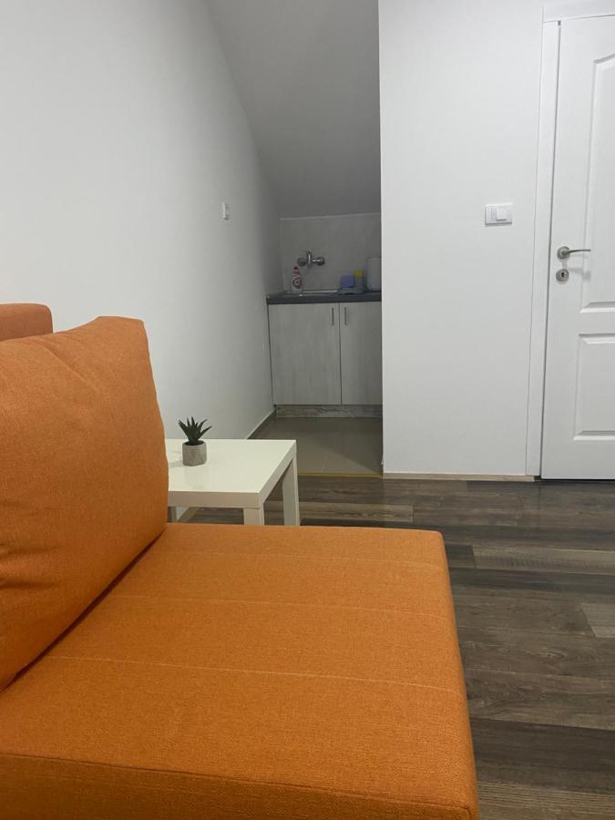 Omis Rooms Pančevo Exterior foto